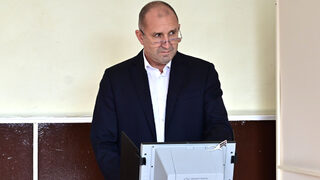 Политически аргументи: защо президентът не одобрява промените в Конституцията