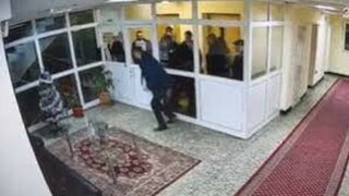 Полицаи не са оказали съпротива на нахлуването на "Възраждане" в столичната областна управа