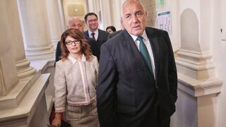 Има безспорни доказателства как фирми финансират къщата в Барселона
