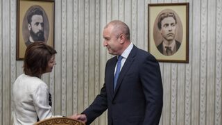 Конституционен съдия ли ще е Десислава Атанасова през 2030 година