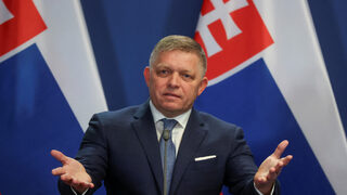 Словакия ще възобнови военните доставки за Украйна