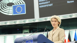 Европарламентът заплашва със съд <span class="highlight">Фон</span> <span class="highlight">дер</span> <span class="highlight">Лайен</span>, че е дала пари на Орбан