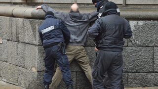 На първо четене: Полицаи няма да могат да преразказват пред съда самопризнания на задържан