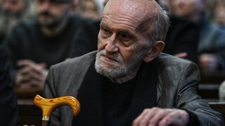 Трима студенти, протестирали срещу смазването на Пражката пролет, получиха признание от Софийския университет