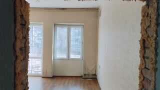 Фотогалерия: Погромът в консулството в Русе след напускането <span class="highlight">на</span> руския дипломатически персонал