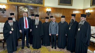 Доган и Пеевски получиха благословия от Св. синод да правят кухня за бедни с лични пари