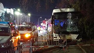 Спасена от ампутация е ръката на пострадала при катастрофата с автобус в София жена