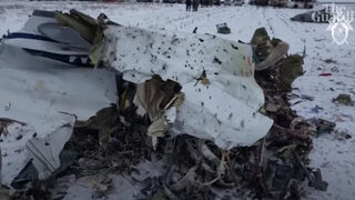 Кадри от дрон показват мястото на катастрофата на руския военен самолет край Белгород