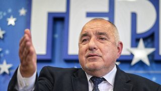 Цитат на деня: Девет месеца изкарахме заедно, това си е сериозна връзка