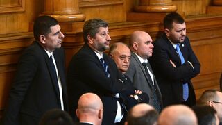 "Демократична България" ще пробва да мине вдясно и да се сплоти преди нови избори