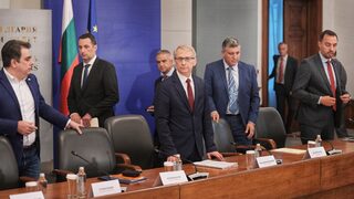 Денков смени един от заместник-министрите на транспорта