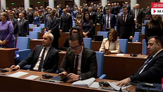 Част от "Възраждане" седя, а БСП отсъства при почитането на жертвите на комунизма