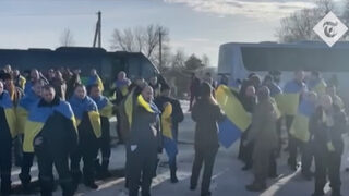 Над 200 украински войници се завърнаха у дома след поредната размяна на военнопленници с Русия