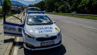Полицай е задържан, след като катастрофира с 2.4 промила алкохол