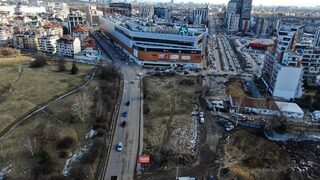 Плътно застрояване: Проект за хотел край <span class="highlight">мол</span> "Парадайз" предизвиква опасения за още задръствания