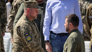 Зеленски потвърди, че обмисля смяна на <span class="highlight">Залужни</span>, но "не само"