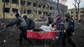 Зад кадър: Номинираният за "Оскар" Мстислав Чернов за "20 дни в Мариупол" (видео)