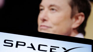 Илон Мъск нарече "фалшиви новини" твърденията, че SpaceX продава "<span class="highlight">Старлинк</span>" на Русия