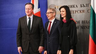 <span class="highlight">Камерън</span> след срещата си с Денков и Габриел: Путин няма да спре с превземането на една държава