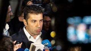 За Кирил Петков задкулисието вече e в службите, регулаторите, съдебната власт