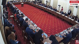 Държавата и "Лукойл" спорят за дължимите вноски от преработка на руски петрол (видео)