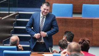 Депутат: <span class="highlight">Узаконяване</span> на незаконните строежи няма да има докато не се потърси отговорност от виновните