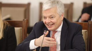 Еврокомисар настоя за политически независими членове на антикорупционната комисия