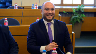 ГЕРБ обвини кмета на София, че е уволнил десетки служители на общината