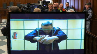 "Скъпа, с теб сме като в песен": последният пост на Навални до съпругата му в Х