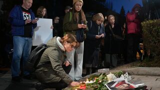 Снимка на деня: Бдение за Навални пред посолството на Русия в София