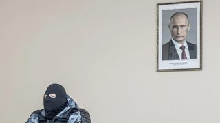 Почина авторът на прочута снимка за Навални