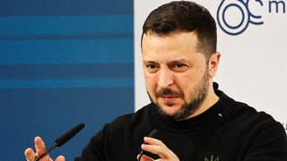 Цитат на деня: Диктаторите не излизат в отпуск