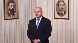 Президентът: В оскотялото ни време на ротация на принципи и ценности Левски изглежда невъзможен