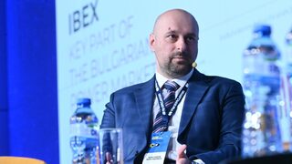 Политици и експерти не очакват сътресения на пазара на ток от юли