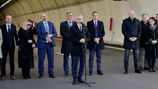 Кабинетът предлага на ЕК разумен компромис за магистрала "Струма" през Кресненското <span class="highlight">дефиле</span>
