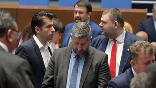 Иванов срещу Пеевски, втори рунд: Между Шехерезада, пачавра, ГЕРБ и властта