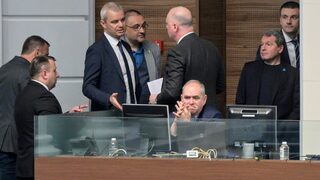 ГЕРБ и ДПС отложиха изключване на депутати от "Възраждане" от комисии (допълнена)