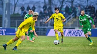 Красиво изпълнение и отменен гол помогнаха на "Левски" да победи "Хебър"