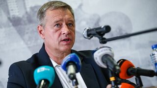 "Левски" влезе в спор за просрочени задължения с бивш изпълнителен директор