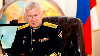 Отстранен е командващият военноморските сили на Русия