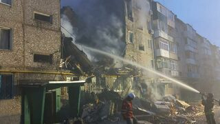 Дрон порази блок в Суми, има убити и ранени