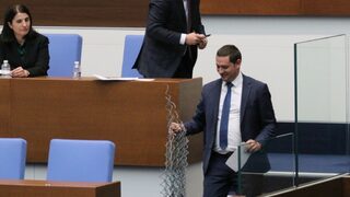 "Възраждане", БСП и "Има такъв народ" се заеха с политическа употреба на инцидентите с чужденци