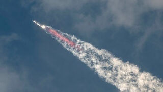 Ракетата <span class="highlight">Starship</span> отново избухна, но почти в края на теста