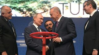 Гордост за Борисов, срам за България: тръбата "Турски <span class="highlight">поток</span>"