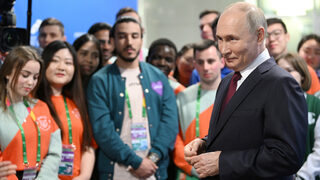 "Поколението Путин" – младите руснаци за неговите 24 години на власт и какво следва