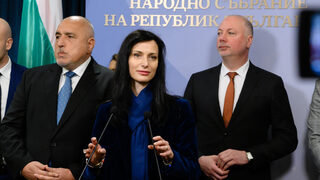 Парламентът ще заседава извънредно за отказа на Габриел от номинацията за премиер