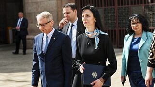 Игра на мандати, която води към избори