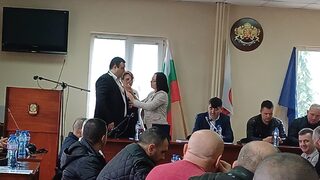 Ешреф Ешрефов встъпи отново в длъжност като кмет на <span class="highlight">Омуртаг</span>
