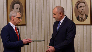 Президентът пресече очакванията за избори 2 в 1