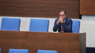В нормална държава тема №1 би било има ли комуникация между министър и Нотариуса